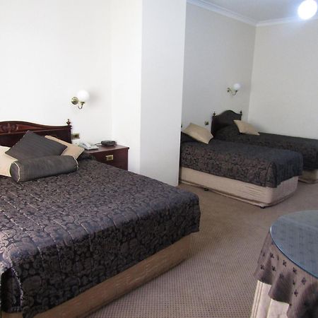 Australian Heritage Motor Inn Даббо Экстерьер фото